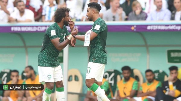 برخوردی که جام جهانی را از مدافع عربستان گرفت عکس