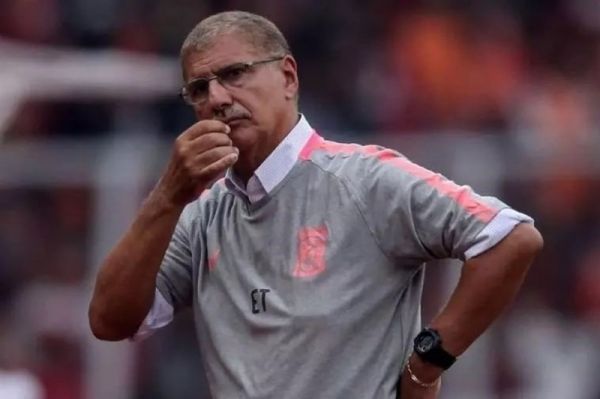 سرمربی برزیلی صنعت نفت فردا به آبادان میآید