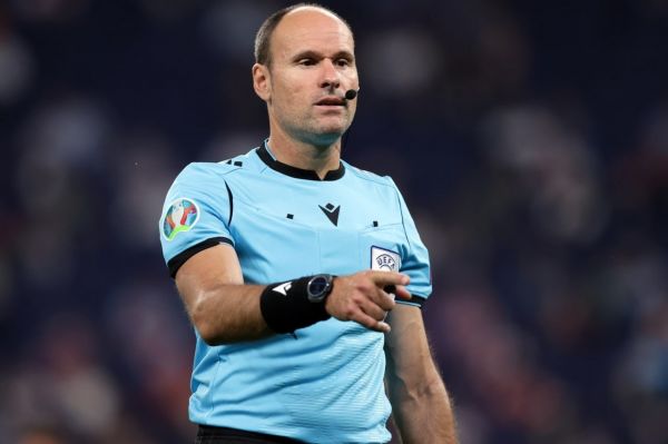 داور سر شناس اسپانیایی دیدار ایران _آمریکا را قضاوت می کند