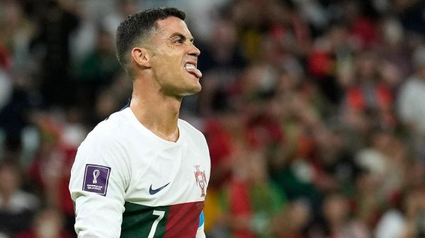 هواداران کره جنوبی علیه رونالدو مسی را تشویق کردند