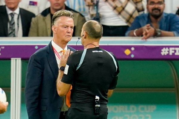  واکنش فن خال به باخت مقابل آرژانتین  آن‌ها وقت‌کشی کردند