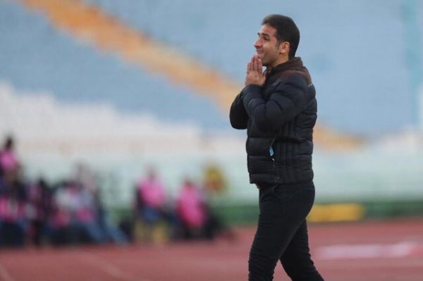  مربی مس رفسنجان  اشتباهات داوری ۱۰ امتیاز از تیم ما گرفته است