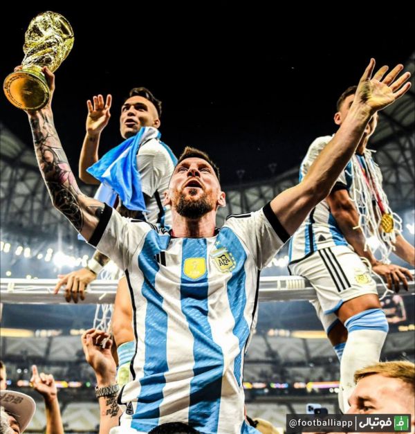  لیونل مسی در جام جهانی ۲۰۲۲، به نخستین بازیکن تاریخ جام جهانی تبدیل شد که طی یک دوره از این جام موفق شده در تمامی مراحل گروهی، یک هشتم نهایی، یک چهارم نهایی، نیمه نهایی و فینال  گلزنی کند