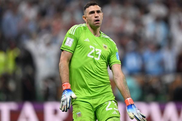 انتقاد جدید از دروازهبان آرژانتین مارتینز یک دلقک بیشخصیت است