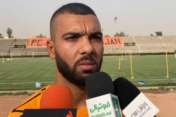  مدافع مس ورزشگاه آزادی را ترک کرد