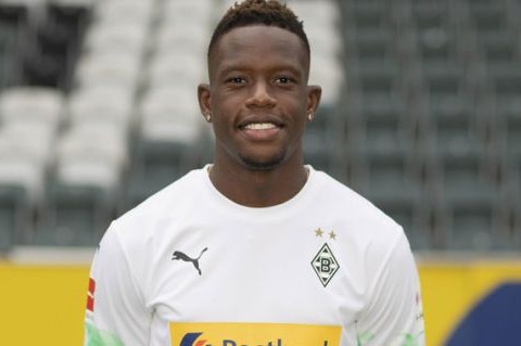  بارسلونا در پی جذب ستاره سوئیسی گلادباخ  زکریا قصد تمدید ندارد