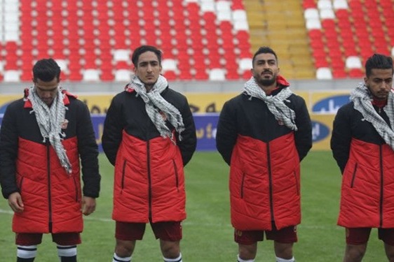  حاشیه بازی شهرخودرو و سپاهان  حضور دروازه‌بان شهرخودرو در جایگاه خبرنگاران