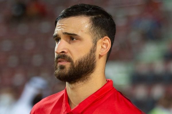  هافبک تیم ملی از لیست شباب الاهلی خط خورد +عکس