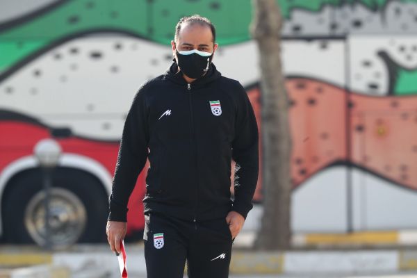 مومنی سازمان نظام وظیفه برای مشکل خروج از کشور بازیکنان مشمول قول مساعدت و همکاری داده است