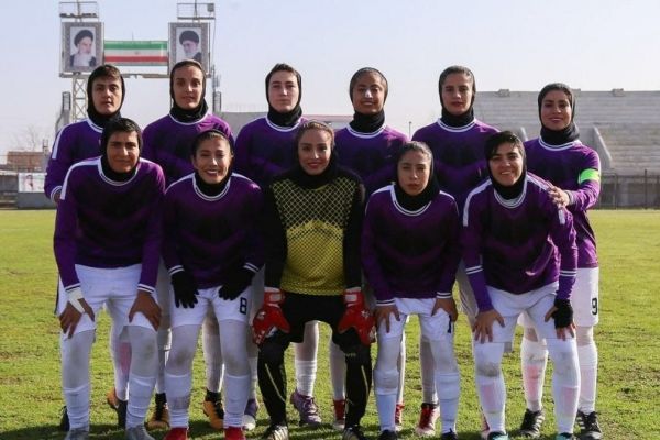  پای صحبت‌های کاپیتان سارگل  فاطمه حسنی  سقوط در انتظار فوتبال بانوان بوشهر است  یک ماه است تمرینی نداشتیم