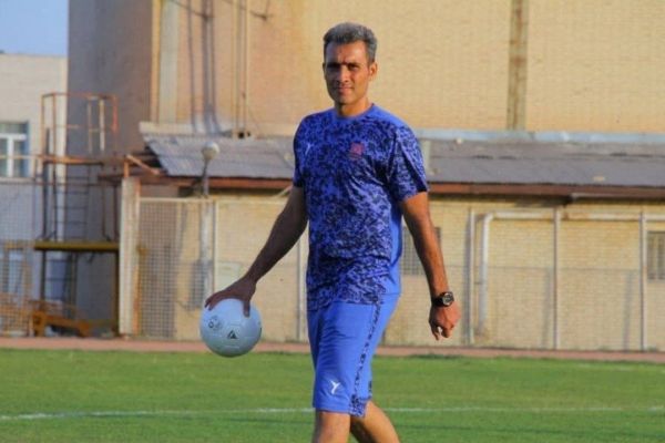 ابراز همدردی بازیکنان نساجی با مربی و همبازی