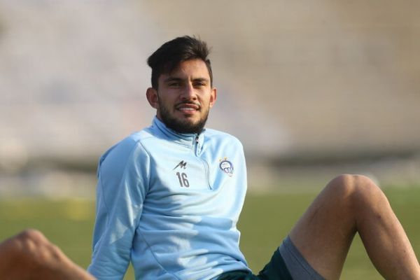  محمدرضا آزادی از استقلال جدا شد