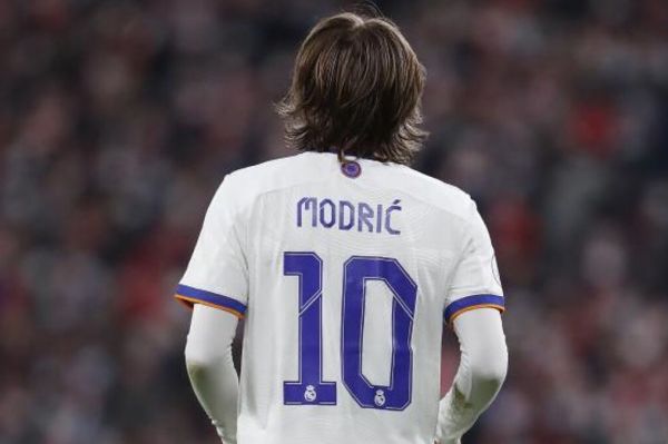  ستاره رئال مادرید شایعات خداحافظی‌اش از فوتبال را تکذیب کرد