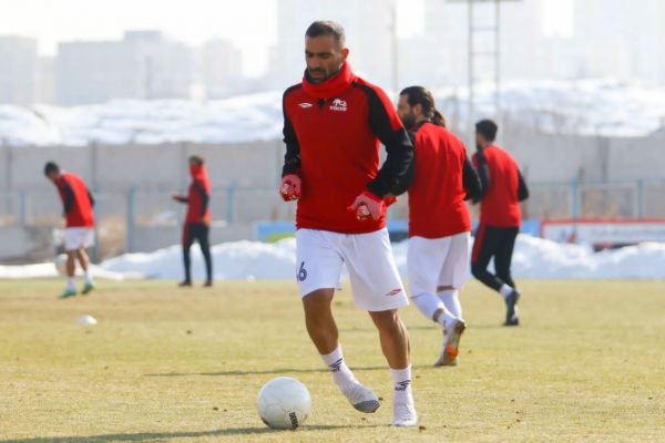 کیانی امکانات باشگاه قابل قیاس با گذشته نیست در این فوتبال ورشکسته کسی حاضر به تیمداری نیست