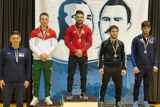 مترجم برانکو در کنار فرنگیکار سابق ایران عکس