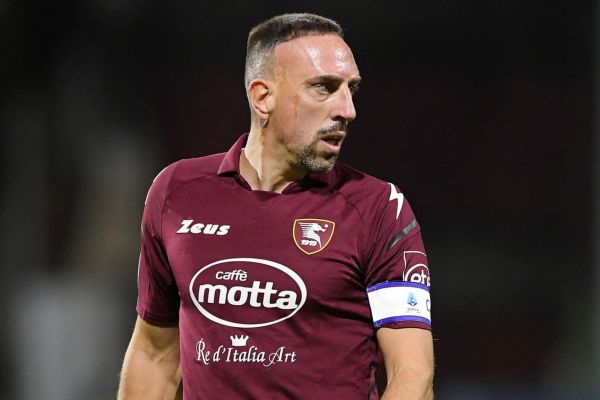  مدعی سابق جایزه توپ طلا راهی بیمارستان شد