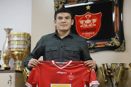  پیراهن شماره ۷۰ پرسپولیس بر تن شرزود تمیروف