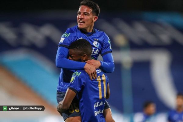  جروبحث بازیکن استقلال در تونل ورزشگاه آزادی