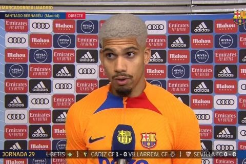 واکنش مدافع اروگوئهای بارسلونا به کسب پیروزی با گلزنی او در الکلاسیکو