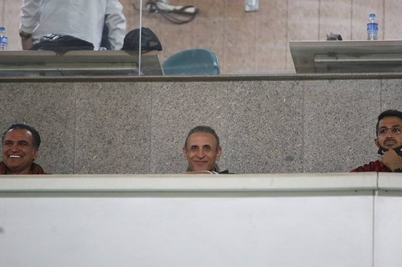 حاشیه بازی هوادار و پرسپولیس خوش و بش گلمحمدی با اسکوچیچ حضور هواداران در بازی بدون تماشاگر عکس