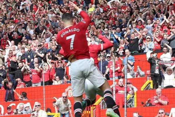  پست اینستاگرامی رونالدو پس از هت‌تریک و گل با ضربه ایستگاهی مقابل نوریچ