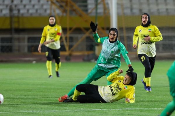سرمربی شهرداری بم فوتبال زنان نتیجهگرا شده است