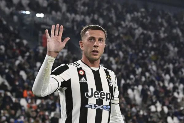  پس از دیبالا و کیلینی سومین بازیکن هم از یوونتوس جدا شد  نیازی به جنگ نیست