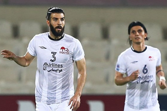 محمد خانزاده به تراکتور پیوست عکس