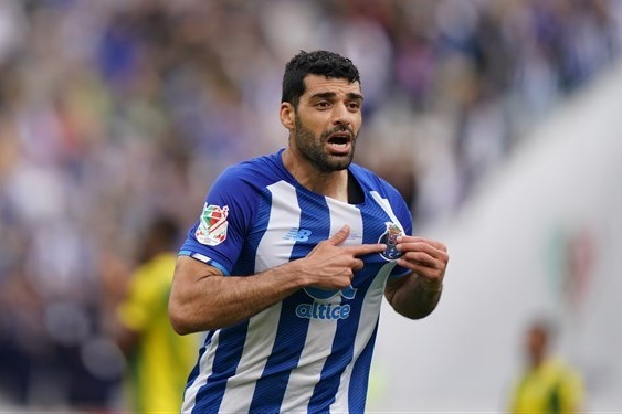  طارمی از کسب جایزه بهترین بازیکن فصل پرتغال بازماند  عکس