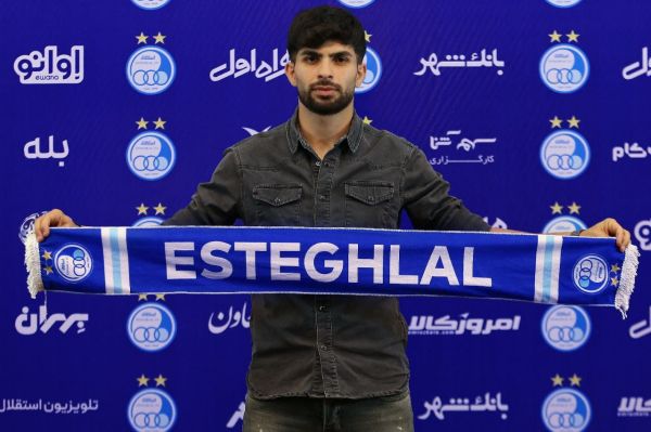  هافبک آینده دار استقلال تمدید کرد