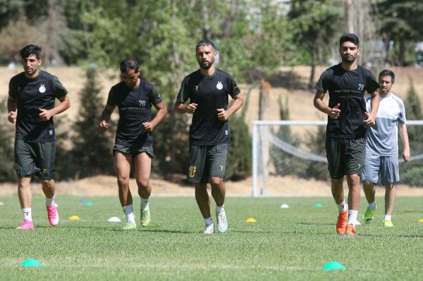 گلایههای خدامرادی از مسئولان استقلال پاسپورتم در باشگاه گم شده و بلاتکلیف ماندهام