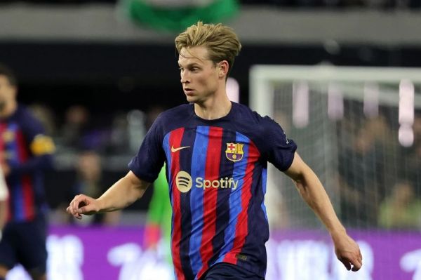  آغاز رقابت چلسی با منچستر یونایتد بر سر هافبک بارسلونا