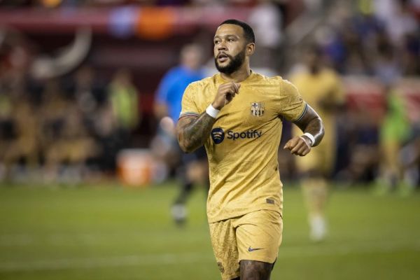 بیانکونریها دست بردار مهاجم بارسلونا نیستند