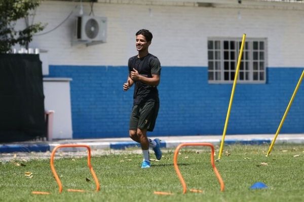 نیک سیرت قایدی همان اعجوبه بود نمیدانم چرا از «آمانوف» استفاده نمیشود