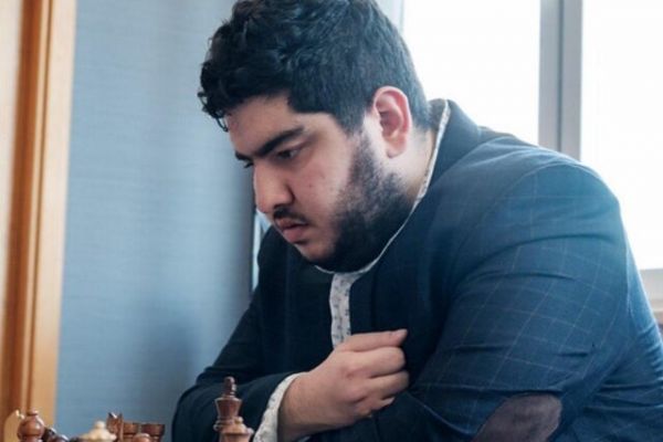  پیروزی مقصودلو مقابل ستاره هندی