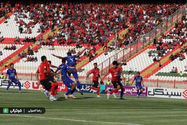 تراکتور صفر - هوادار صفر تراکتور روی ریل نبردن مقاومت هوادار در تبریز