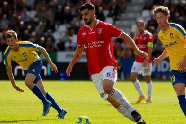 منتفی شدن انتقال عزتاللهی به هلند