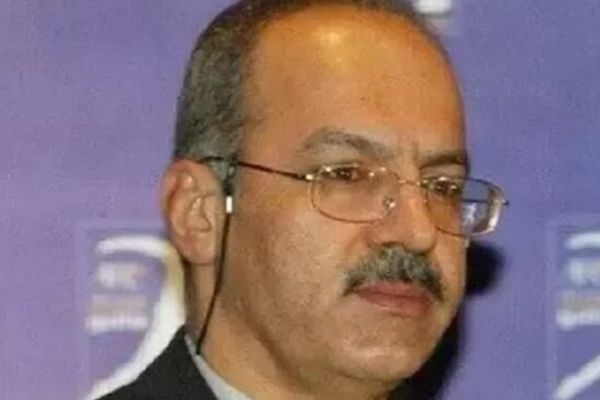 دوشنبه صبح، مراسم تشییع پیکر مانوسیفر