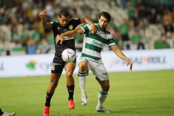  انصاری‌فرد در ترکیب اومانیا