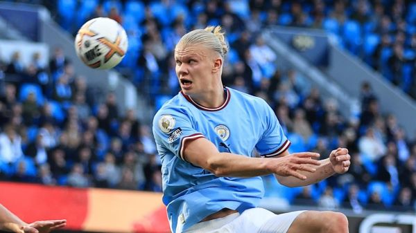 هالند را از لیگ انگلیس اخراج کنید چون یک ربات است