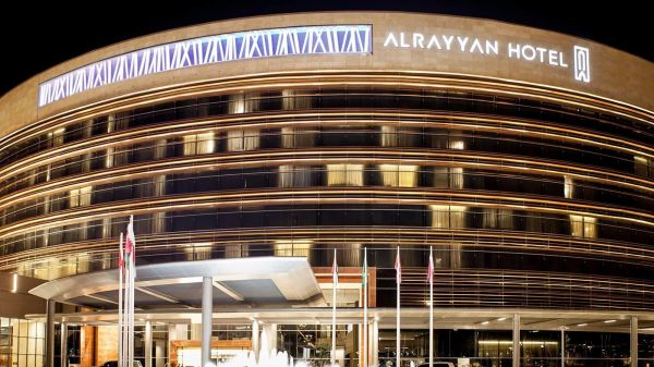 گزارش ویژه بررسی ماجرای انتخاب هتل محل اقامت تیم ملی در قطر؛ وقتی خورشیدی، فدراسیون عزیزی خادم را متهم میکند