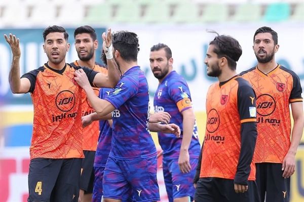  دیدار دوستانه مس و هوادار نیمه تمام ماند