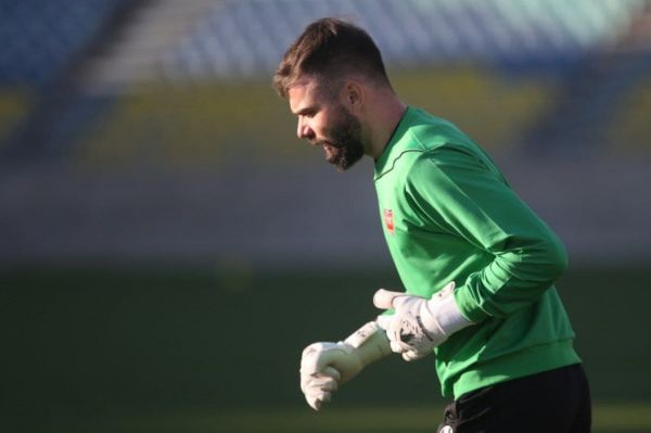 دروازهبان سابق پرسپولیس در مسیر مربیگری