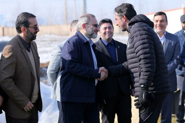  حضور مقامات استان مرکزی در تمرین شاگردان رحمتی  وعده واگذاری ورزشگاه امام خمینی  ره  به آلومینیوم