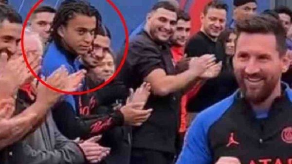 سوژه شدن نگاههای برادر امباپه به مسی هنگام تونل زدن عکس