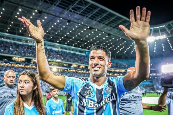 عکس؛ مراسم معارفه لوییس سوارز در تیم جدیدش