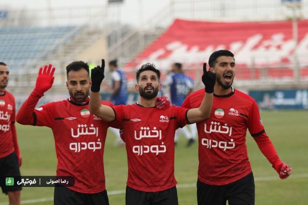  گزارش تصویری اختصاصی  دیدار تیمهای تراکتور و استقلال