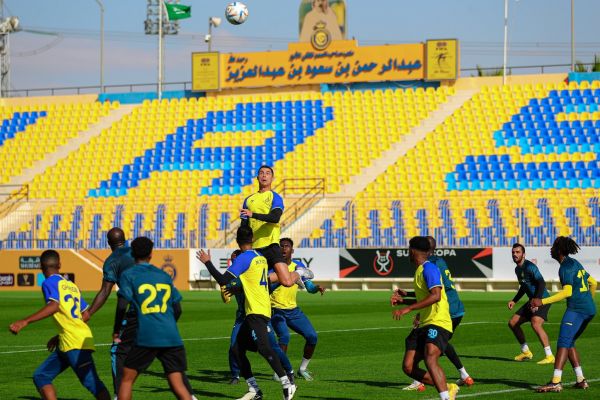 خطوط هوایی کریستیانو رونالدو در تمرین النصر