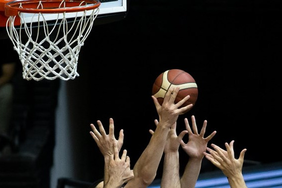 سازمان لیگ پس از مراجعه به قوانین فیبا رای به بازگشت یک تیم به لیگ برتر داد