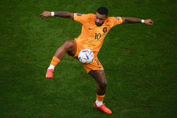  اتلتیکو مادرید رقم درخواستی بارسلونا برای مهاجم هلندی را نپذیرفت